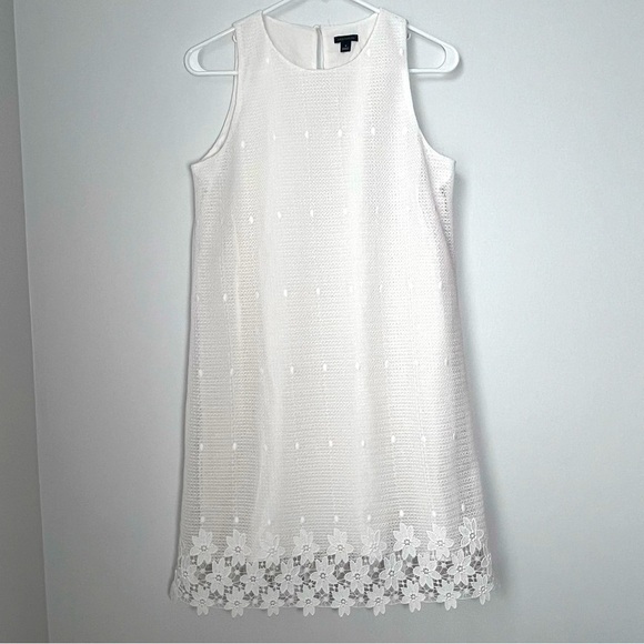 Ann Taylor Size 4 White Sleeveless Embroidered Floral Lace Sheath Dress - Picture 1 of 11